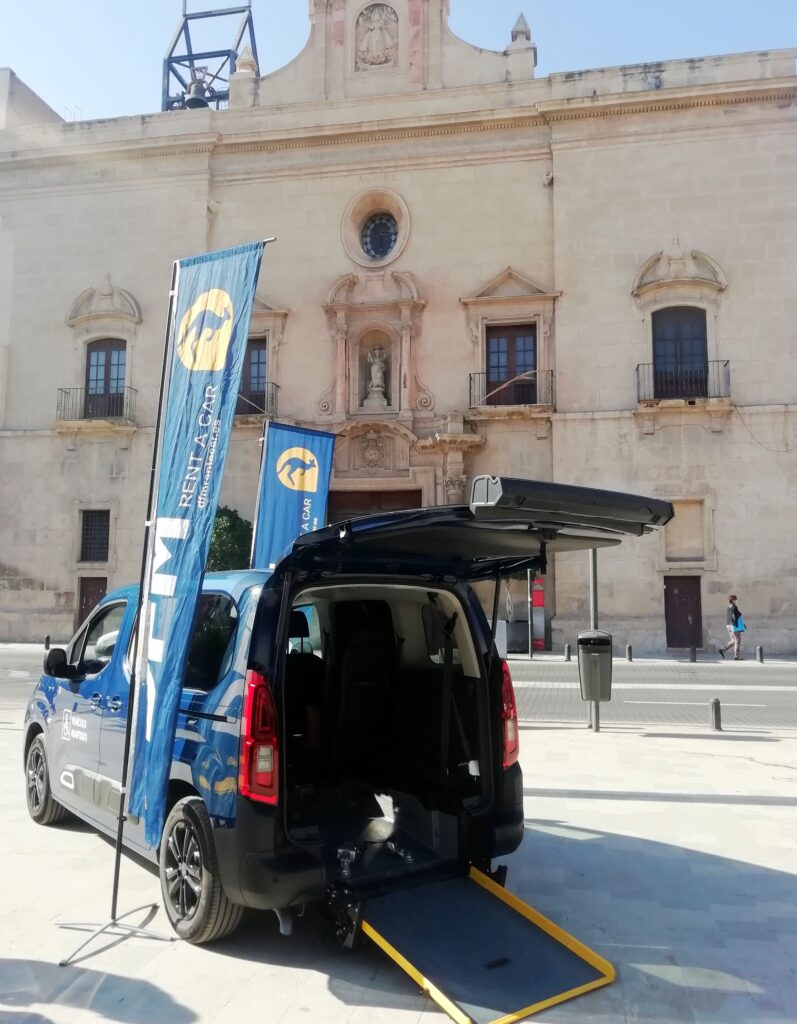 DFM Rent a Car apuesta por el transporte de personas con movilidad reducida